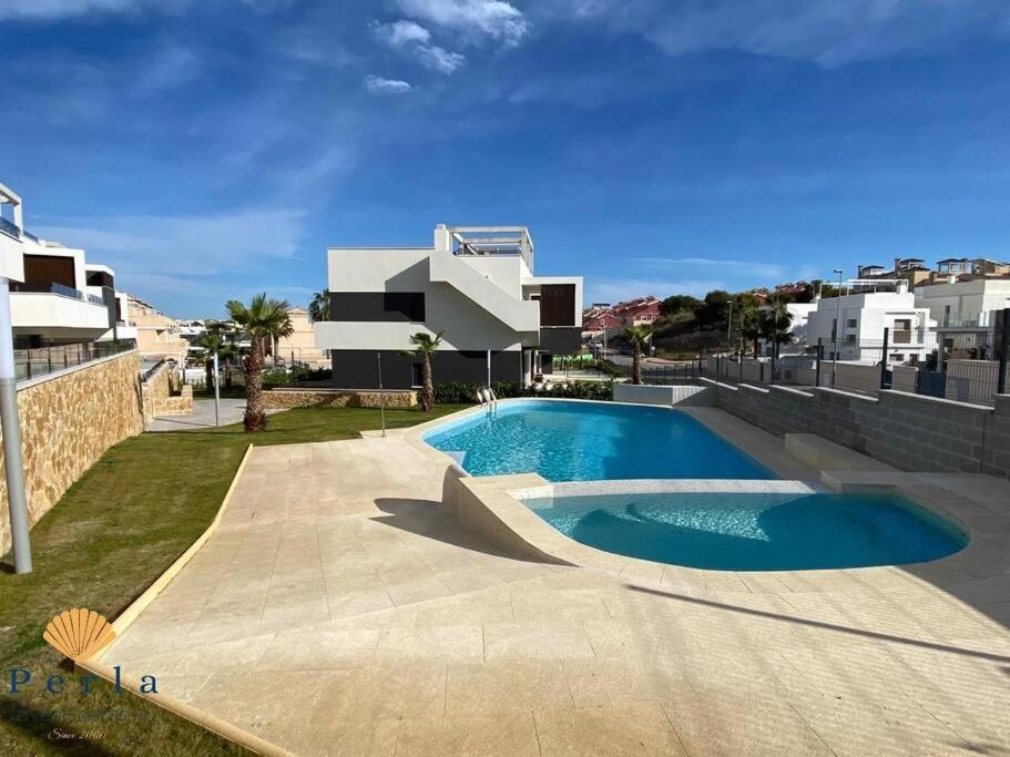 Beautiful New South Facing Bungalow With Large Terrace Dehesa de Campoamor  Kültér fotó